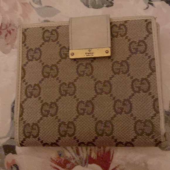 AUTHENTIC GUCCI GG DOUBLE SNAP CANVAS & LEATHER WALLET - Picture 2 of 11